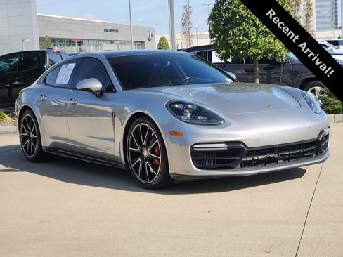 Used 2020 Porsche Panamera GTS image 3