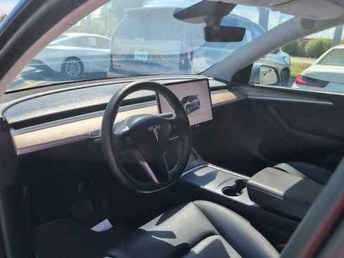 Used 2024 Tesla Model Y Long Range AWD/4WD image 8