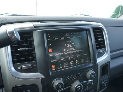 Used 2015 RAM 3500 SLT w/ Luxury Group AWD/4WD image 16
