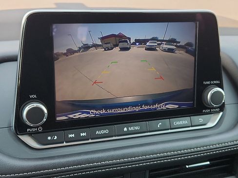 Used 2023 Nissan Rogue S image 8