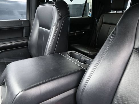 Used 2019 Ford Expedition XLT w/ Equipment Group 202A RWD image 14
