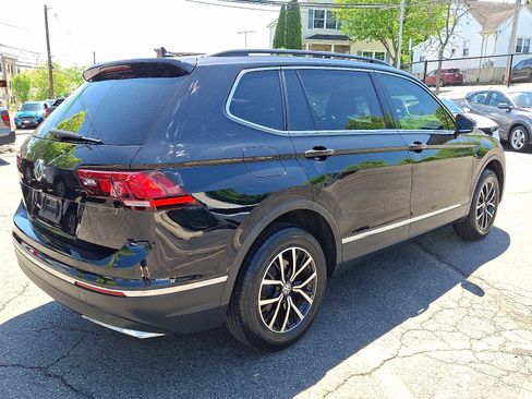 Used 2021 Volkswagen Tiguan SE FWD image 7
