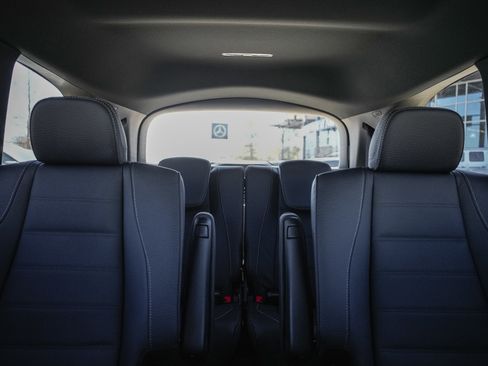 New 2026 Mercedes-Benz GLS 450 4MATIC image 33
