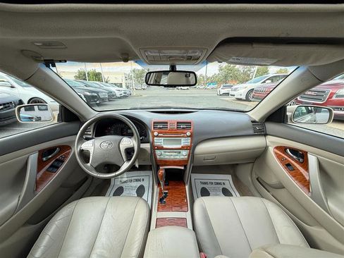 Used 2009 Toyota Camry XLE image 17