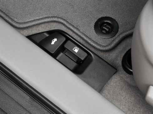 Used 2017 Toyota Camry SE FWD image 22