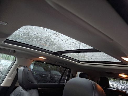 Used 2023 Toyota Highlander Platinum image 14