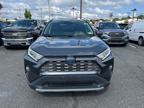 Used 2019 Toyota RAV4 Limited w/ Carpet Mat Package AWD/4WD image 2