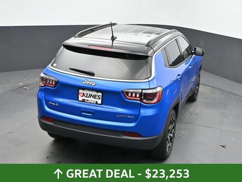 Used 2025 Jeep Compass Limited AWD/4WD image 37
