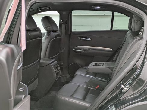 Used 2023 Cadillac XT4 Premium Luxury image 9