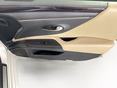 Used 2019 Lexus ES 350 image 29