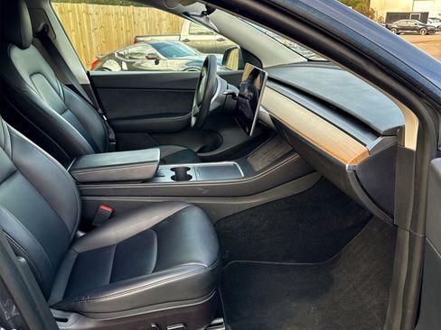 Used 2022 Tesla Model Y Performance image 31