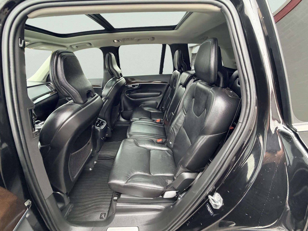 Used 2019 Volvo XC90 T6 Momentum w/ Protection Package Premier AWD/4WD image 25
