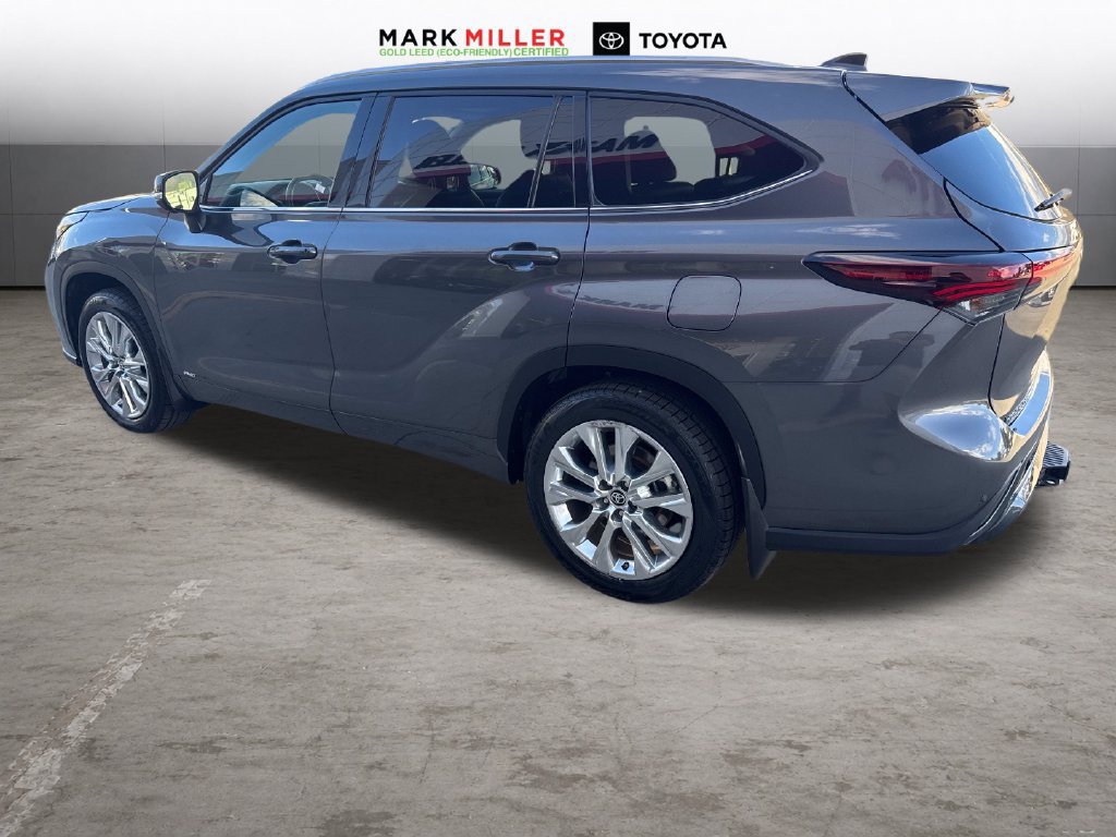Used 2024 Toyota Highlander Limited AWD/4WD image 3