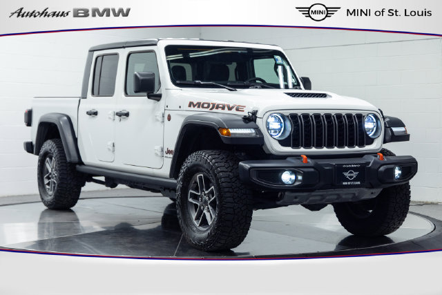 Used 2026 Jeep Gladiator Mojave AWD/4WD image 1