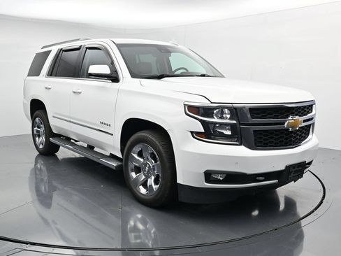Used 2017 Chevrolet Tahoe LT w/ LT Signature Package AWD/4WD image 2