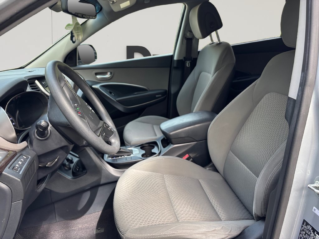 Used 2017 Hyundai Santa Fe SE FWD image 10