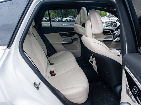 Used 2023 Mercedes-Benz GLC 300 4MATIC w/ Exclusive Trim Package image 31