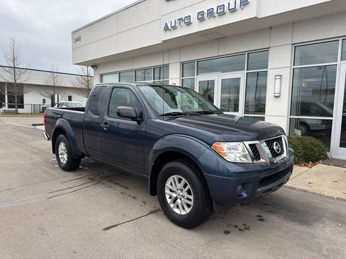 Used 2016 Nissan Frontier SV image 10