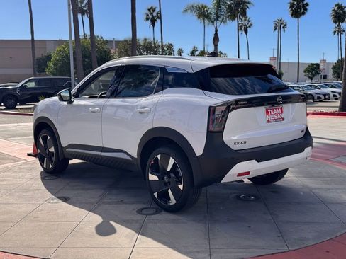 New 2026 Nissan Kicks SR image 5