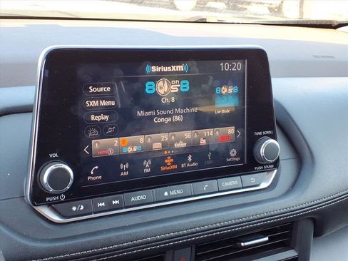 Used 2023 Nissan Rogue SV image 9