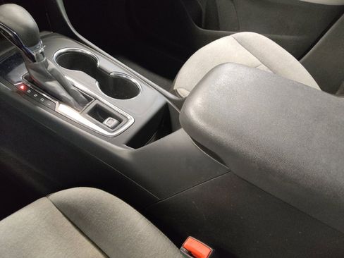 Used 2022 Chevrolet Equinox LS w/ LS Convenience Package image 26