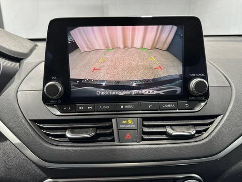 Used 2022 Nissan Altima 2.5 SV FWD image 11