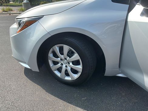 Used 2023 Toyota Corolla LE FWD image 5