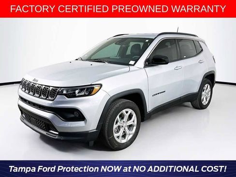 Used 2024 Jeep Compass Latitude image 1