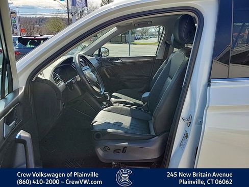 Certified 2023 Volkswagen Tiguan SE w/ Panoramic Sunroof Package image 13