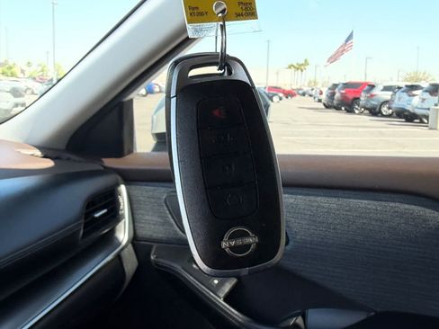 Certified 2023 Nissan Rogue SV image 25