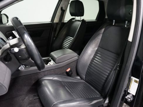 Used 2020 Land Rover Discovery Sport S image 6