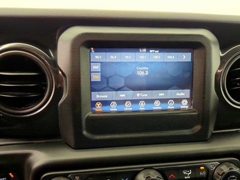 Used 2023 Jeep Wrangler Unlimited Sport AWD/4WD image 18