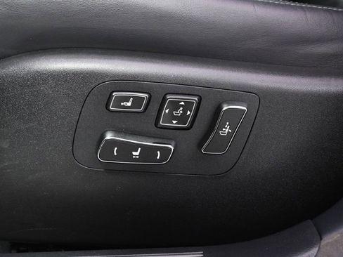 Used 2013 Lexus LS 460 AWD w/ Comfort Pkg image 14