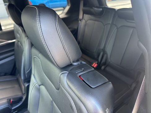 Used 2025 Jeep Grand Cherokee L Limited image 20