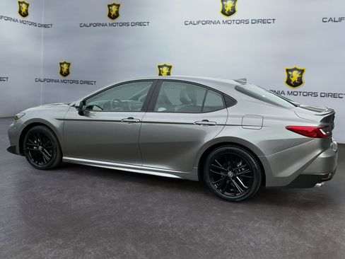 Used 2025 Toyota Camry SE FWD image 8