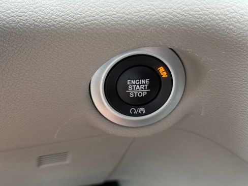Used 2023 Chrysler Voyager LX FWD image 22