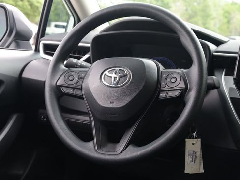 Used 2026 Toyota Corolla LE FWD image 6