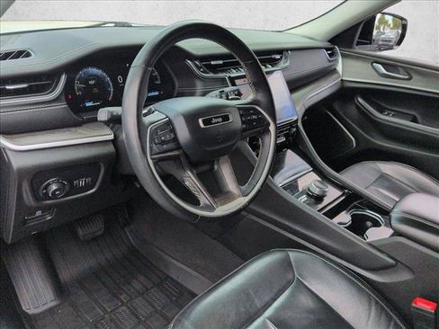 Used 2022 Jeep Grand Cherokee L Limited AWD/4WD image 14