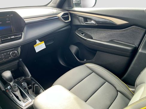 Used 2025 Chevrolet TrailBlazer ACTIV w/ Convenience Package image 23