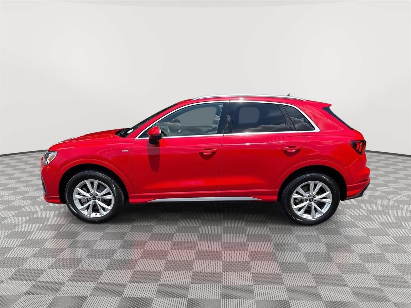 Used 2022 Audi Q3 2.0T Premium Plus w/ Premium Plus Package AWD/4WD image 9