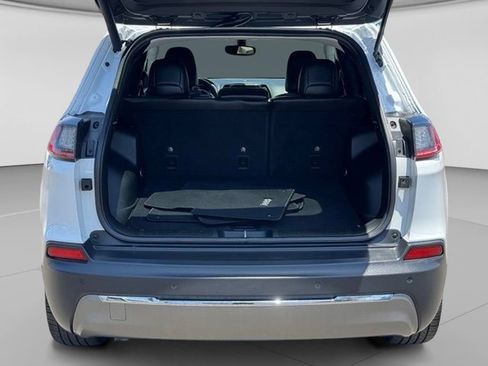 Used 2019 Jeep Cherokee Limited FWD image 23