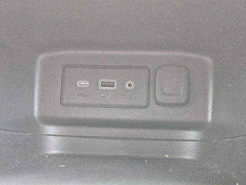 Used 2023 Chevrolet Equinox LS w/ Midnight Edition image 22