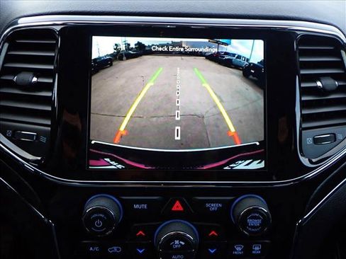 Used 2021 Jeep Grand Cherokee Limited image 19