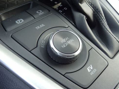 Used 2023 Toyota RAV4 XLE w/ Convenience Package AWD/4WD image 18