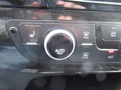 Used 2017 Audi Q7 3.0T Premium Plus image 32