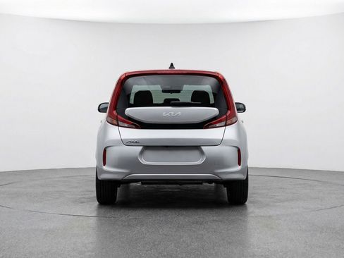 Used 2025 Kia Soul LX w/ LX Technology Package FWD image 7