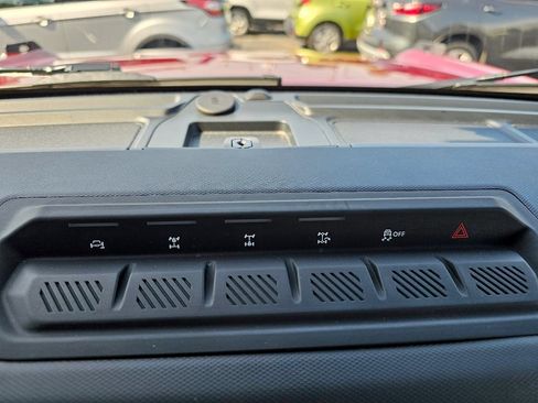 Used 2025 Ford Bronco Badlands AWD/4WD image 19