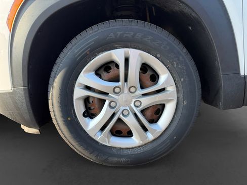 Used 2021 Chevrolet TrailBlazer L FWD image 13