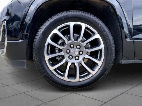 Used 2021 GMC Acadia Denali w/ Denali Ultimate Package image 10