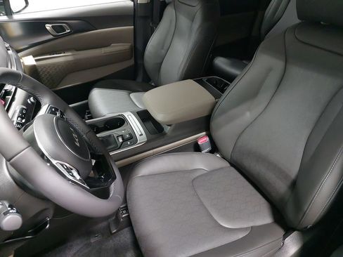 New 2026 Kia Carnival LXS image 16